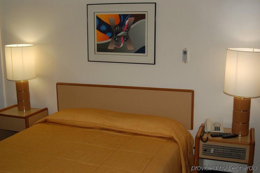 Like Ue Hotel Goiania Room photo